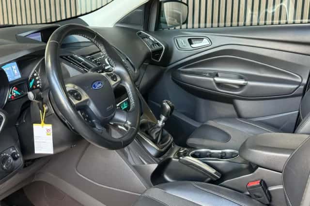 Ford Kuga (2014) thumbnail 4