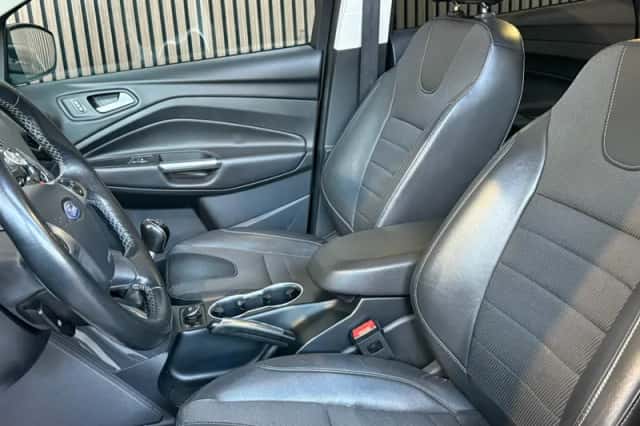 Ford Kuga (2014) thumbnail 5