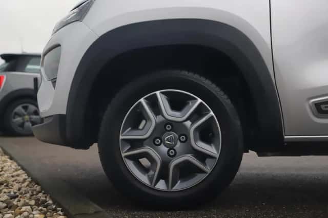 Dacia Spring (2021) thumbnail 3