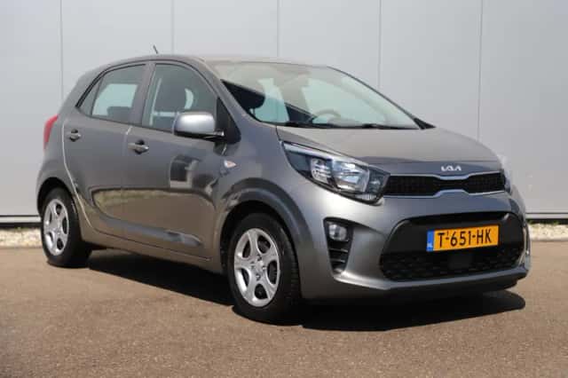 Kia Picanto (2023) thumbnail 3