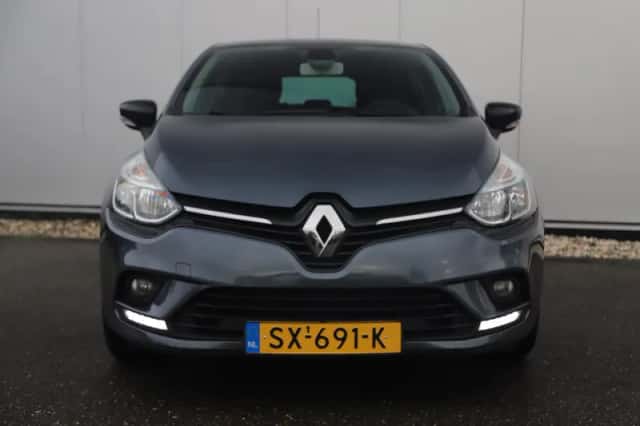 Renault Clio (2018) thumbnail 3