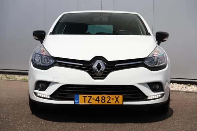 Renault Clio (2019) thumbnail 2
