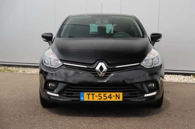 Renault Clio (2018) thumbnail 2