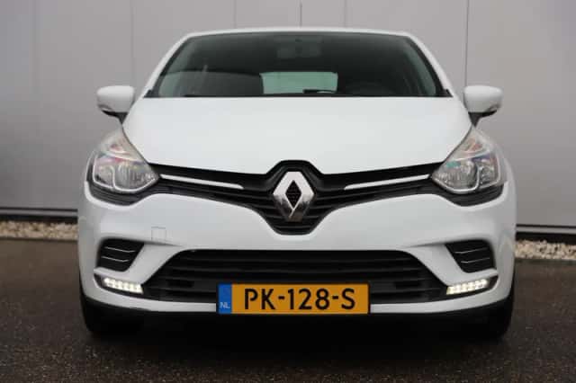 Renault Clio (2017) thumbnail 2