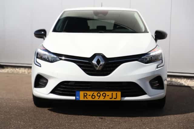 Renault Clio (2022) thumbnail 2