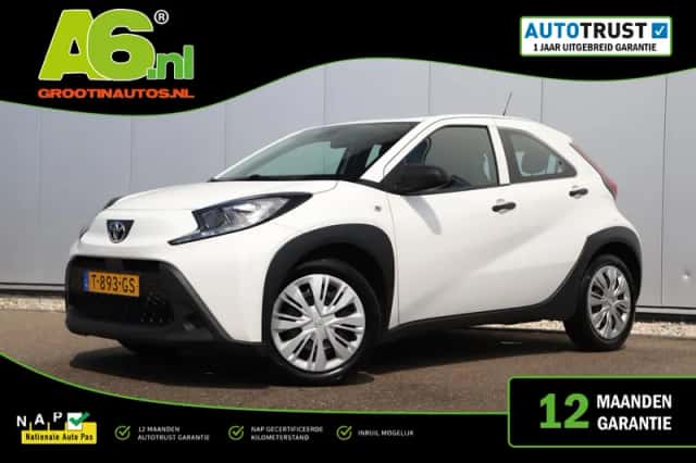 Toyota Aygo (2023) thumbnail 1