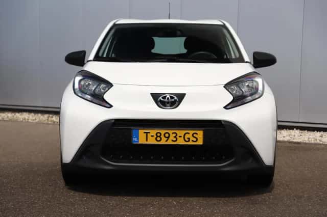 Toyota Aygo (2023) thumbnail 2
