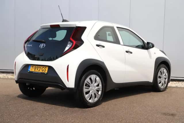 Toyota Aygo (2023) thumbnail 4