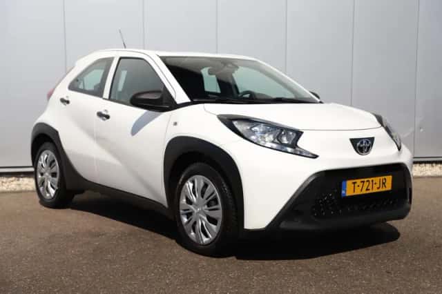 Toyota Aygo (2023) thumbnail 3