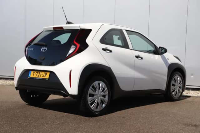 Toyota Aygo (2023) thumbnail 4