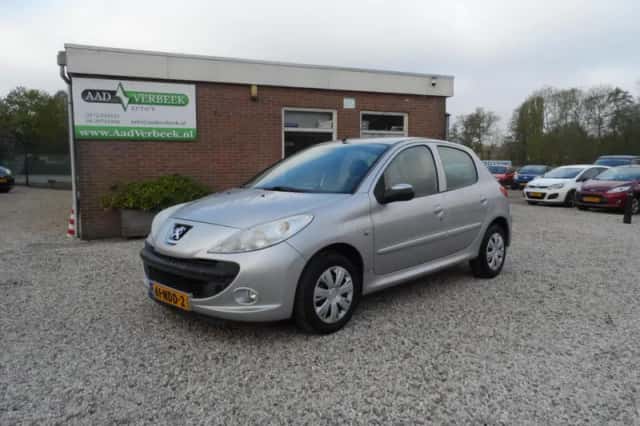Peugeot 206 (2010) thumbnail 2