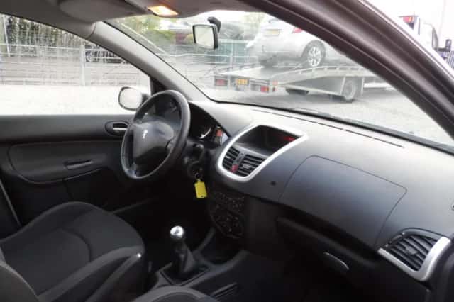 Peugeot 206 (2010) thumbnail 6