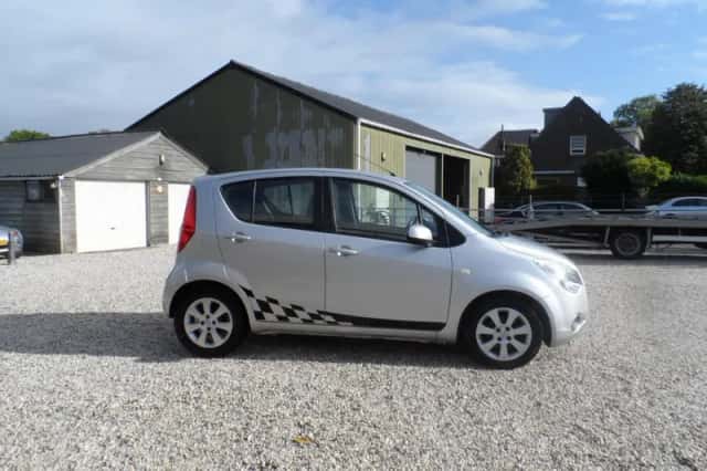 Opel Agila (2009) thumbnail 4
