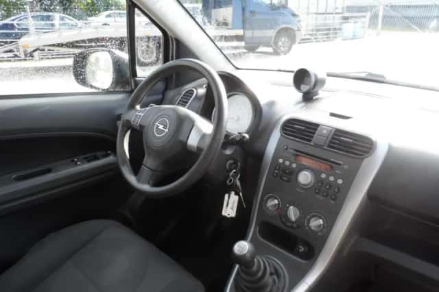Opel Agila (2009) thumbnail 5