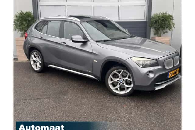 BMW X1 (2010) thumbnail 2