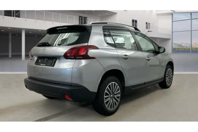 Peugeot 2008 (2018) thumbnail 6
