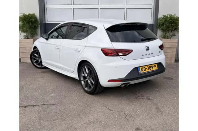SEAT Leon (2016) thumbnail 6