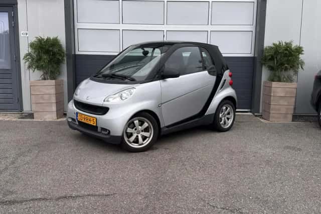 Smart Fortwo (2011) thumbnail 4