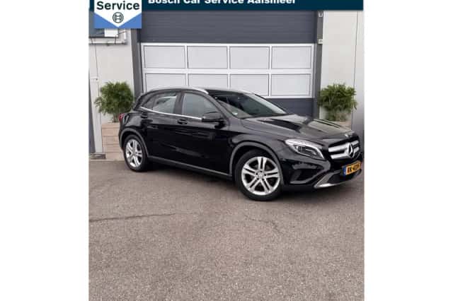 Mercedes-Benz GLA (2016) thumbnail 1