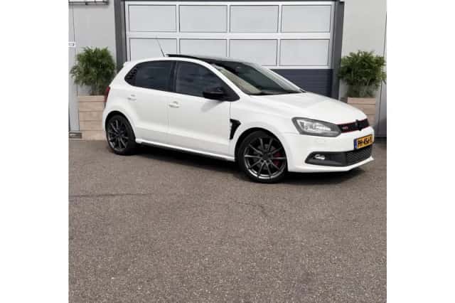 Volkswagen Polo (2011) thumbnail 3
