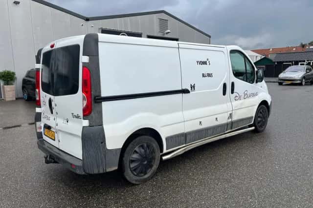 Renault Trafic (2012) thumbnail 5