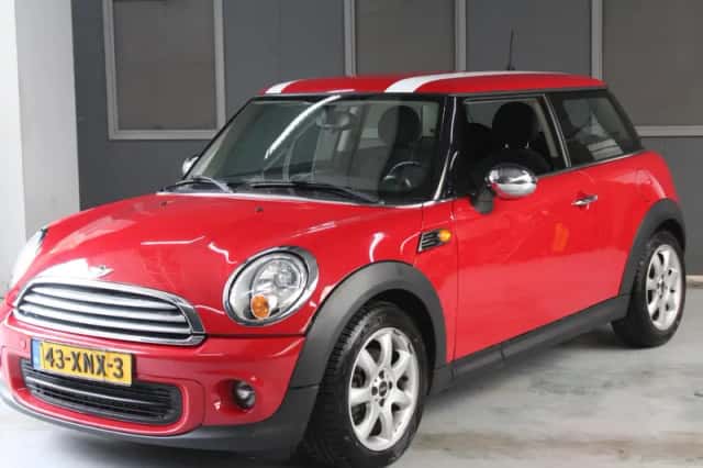MINI Cooper (2012) thumbnail 1