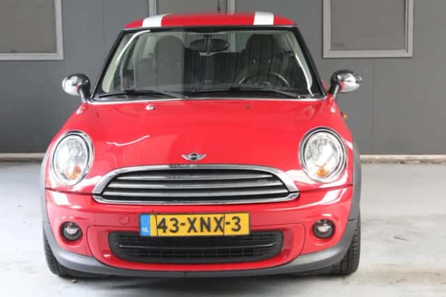 MINI Cooper (2012) thumbnail 2