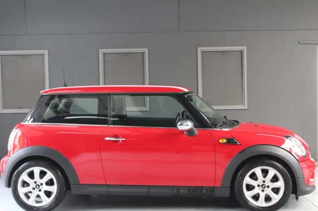 MINI Cooper (2012) thumbnail 4