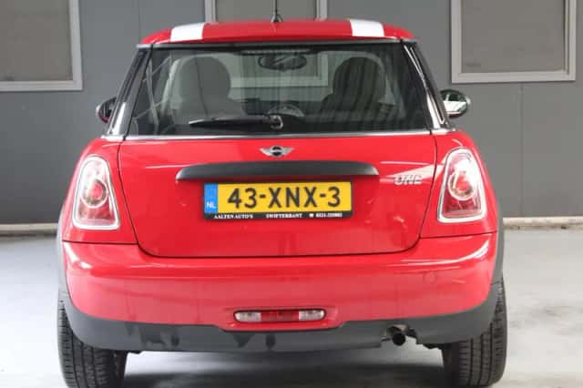 MINI Cooper (2012) thumbnail 5