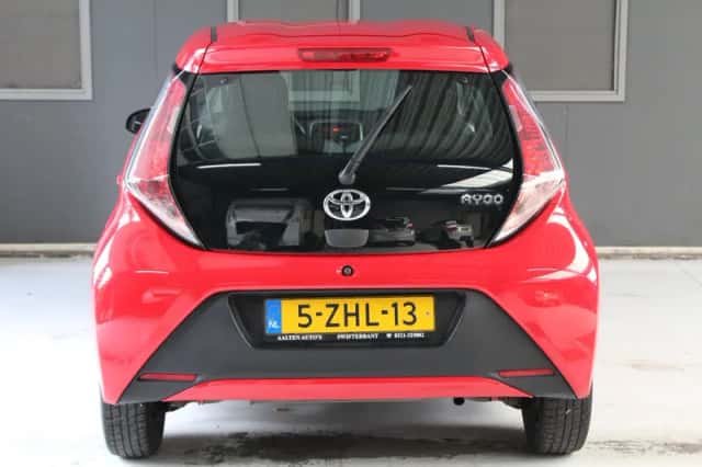 Toyota Aygo (2015) thumbnail 5