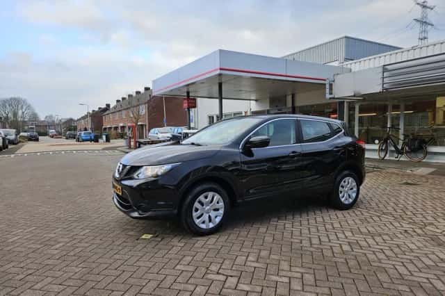 Nissan Qashqai (2017) thumbnail 1