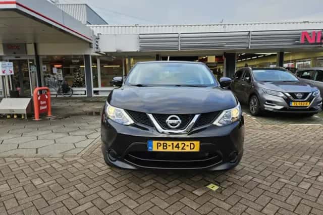 Nissan Qashqai (2017) thumbnail 3
