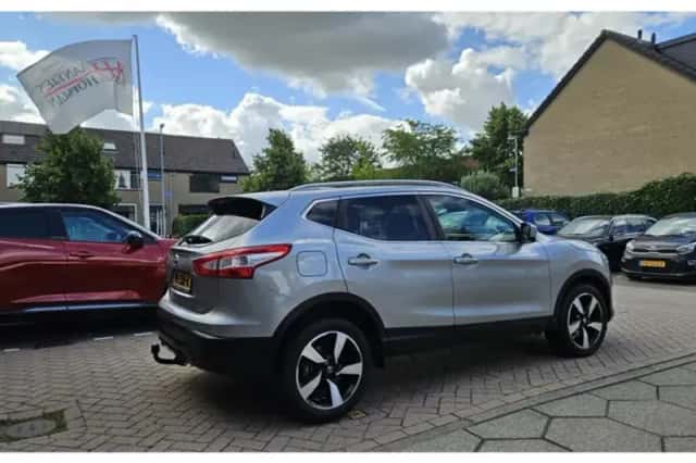Nissan Qashqai (2017) thumbnail 5