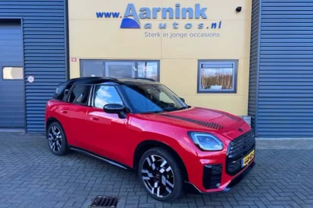 MINI Countryman (2024) thumbnail 2