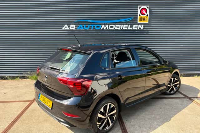 Volkswagen Polo (2022) thumbnail 3