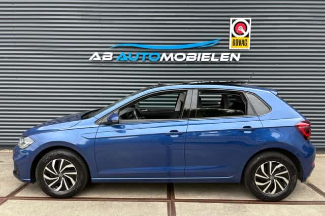 Volkswagen Polo (2022) thumbnail 2