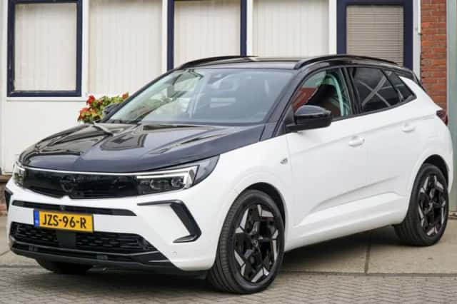 Opel Grandland (2023) thumbnail 1