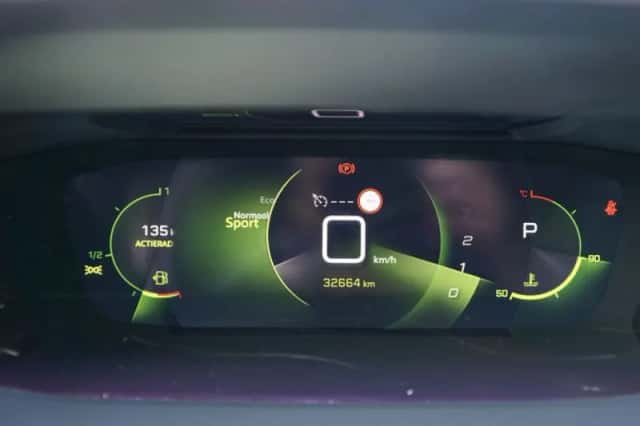 Peugeot 208 (2022) thumbnail 6