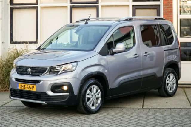 Peugeot Rifter (2020) thumbnail 1