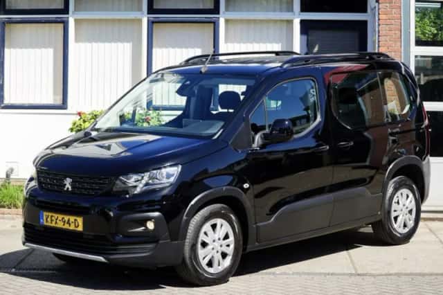 Peugeot Rifter (2023) thumbnail 1