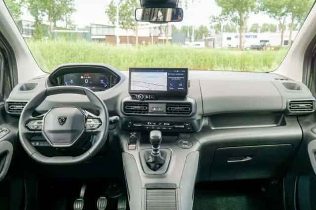 Peugeot Rifter (2024) thumbnail 4