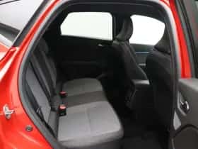 Renault Captur (2024) thumbnail 36