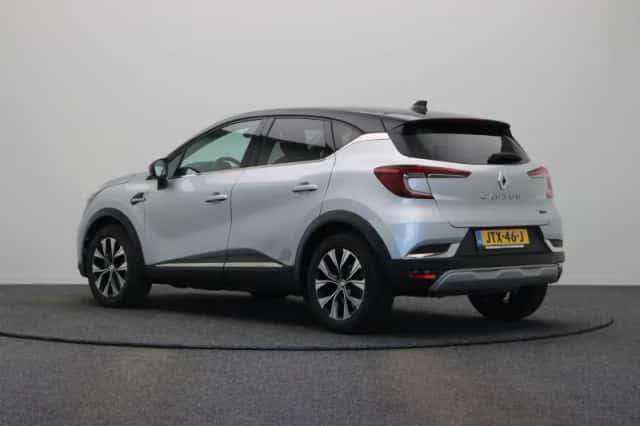 Renault Captur (2024) thumbnail 2