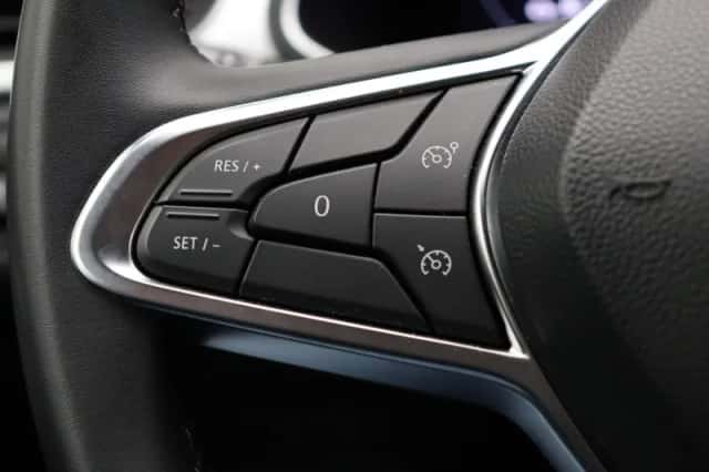 Renault Captur (2024) thumbnail 21