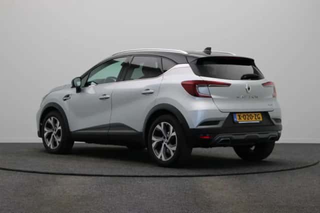 Renault Captur (2021) thumbnail 2
