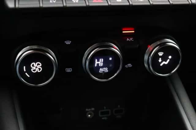 Renault Captur (2021) thumbnail 32
