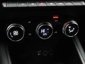 Renault Captur (2021) thumbnail 32