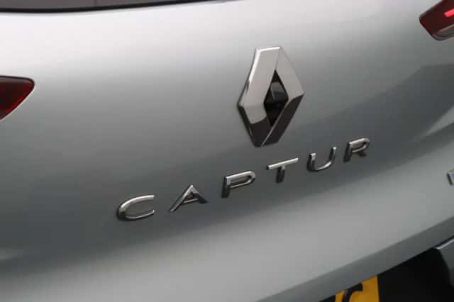 Renault Captur (2021) thumbnail 43