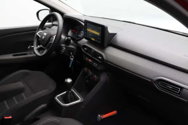 Dacia Sandero (2022) thumbnail 4
