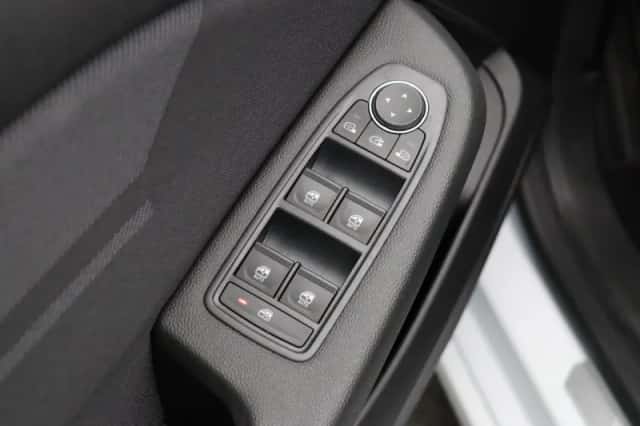 Renault Clio (2024) thumbnail 17
